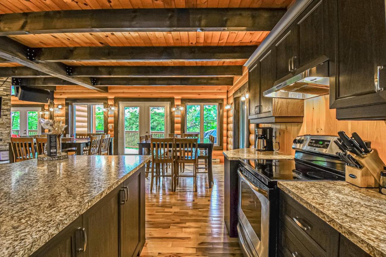 Brown Bear Lodge Brownsburg Esterno foto
