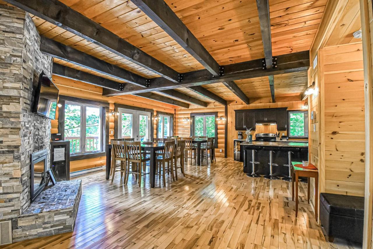 Brown Bear Lodge Brownsburg Esterno foto