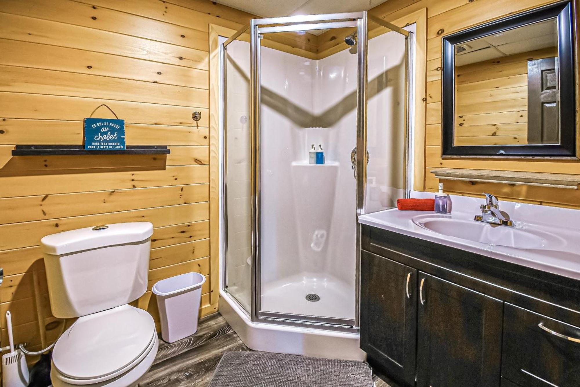 Brown Bear Lodge Brownsburg Esterno foto