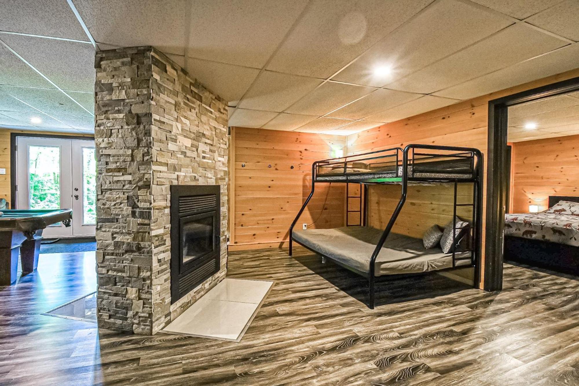 Brown Bear Lodge Brownsburg Esterno foto